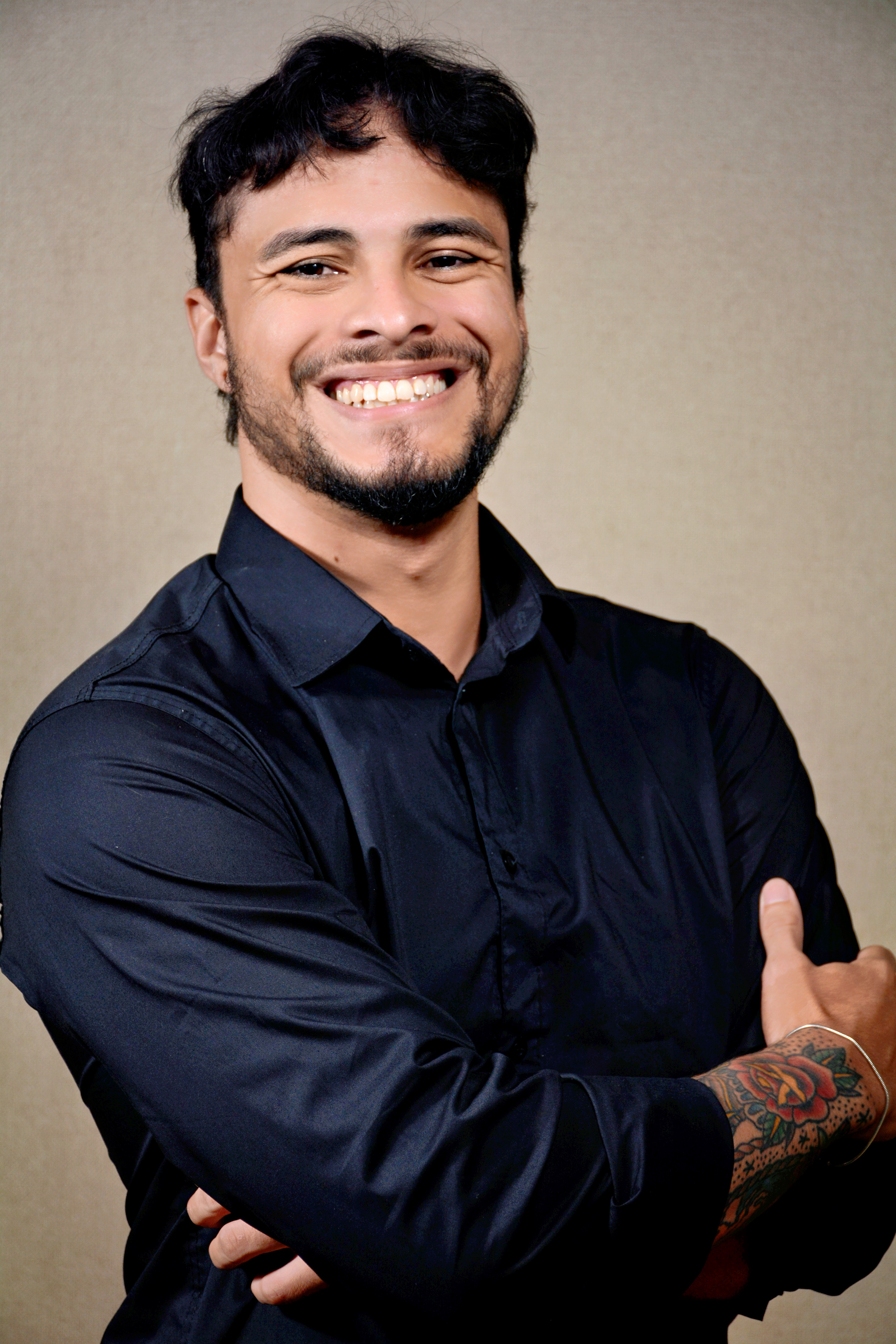 Henrique Maciel, fundador da Toranja Tech, sorrindo